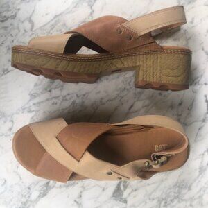 CAT Caterpillar LIA Women's Leather Heeled Sandal Shoe Tan/Beige/Brown Size 11